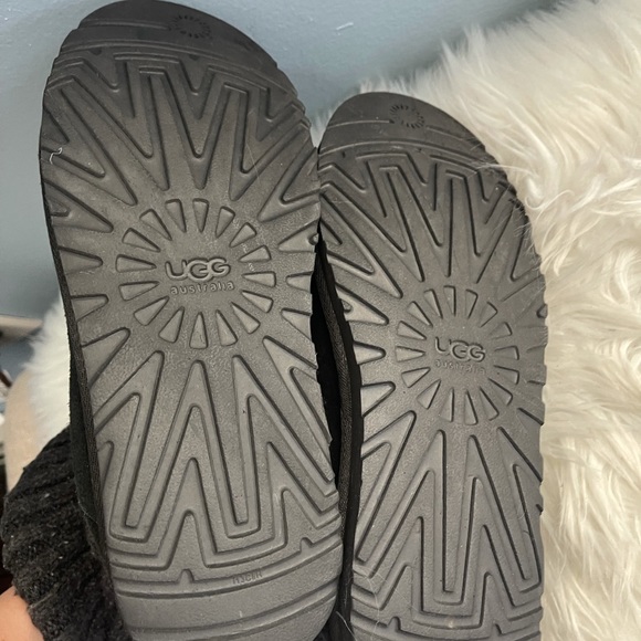 UGG CAMBRIDGE BLACK KNOT BOOTS SIZE 9 - Picture 6 of 8